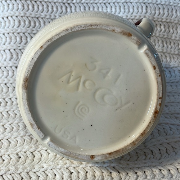 Vintage 1950s Marked McCoy Pottery Small Bean Pot With Lid (#341)w Side Handles - Picture 7 of 7